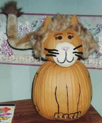 2 pumpkined lion